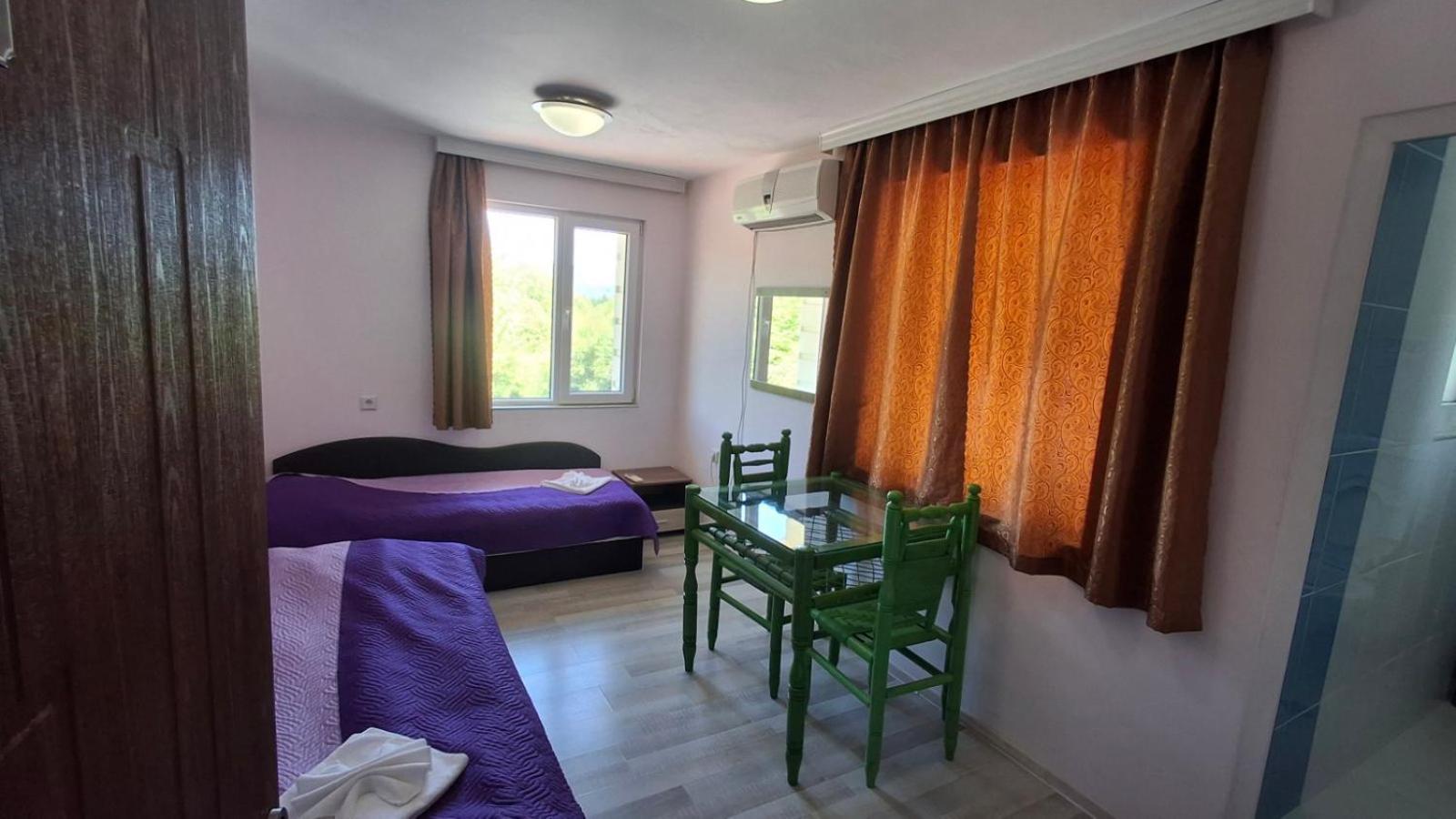 Hotel & Restaurant Котел Экстерьер фото